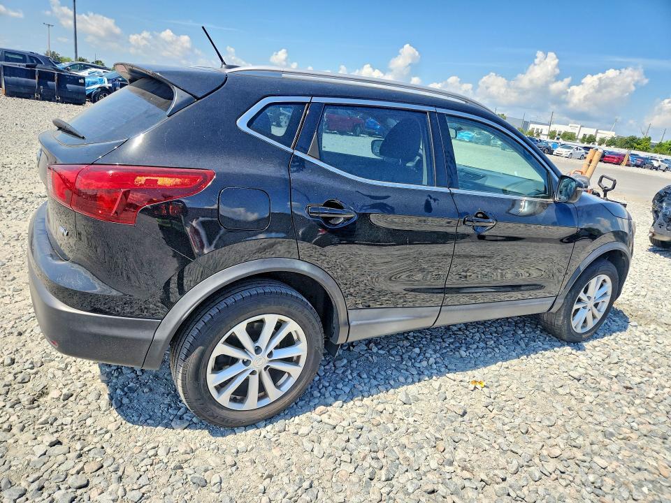2018 NISSAN ROGUE SPORT SV — Фото 3 из 13