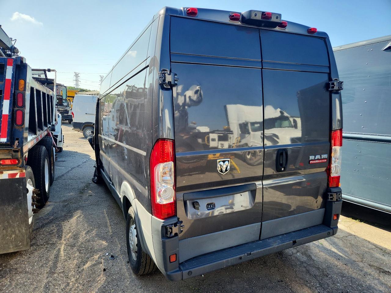 2018 RAM PROMASTER 2500 - DELIVERY VAN — Фото 2 из 12