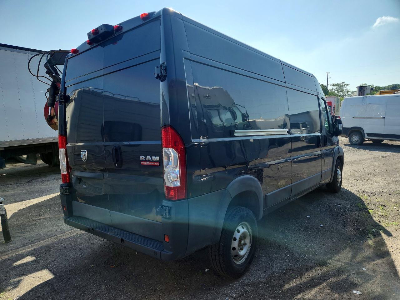 2018 RAM PROMASTER 2500 - DELIVERY VAN — Фото 3 из 12