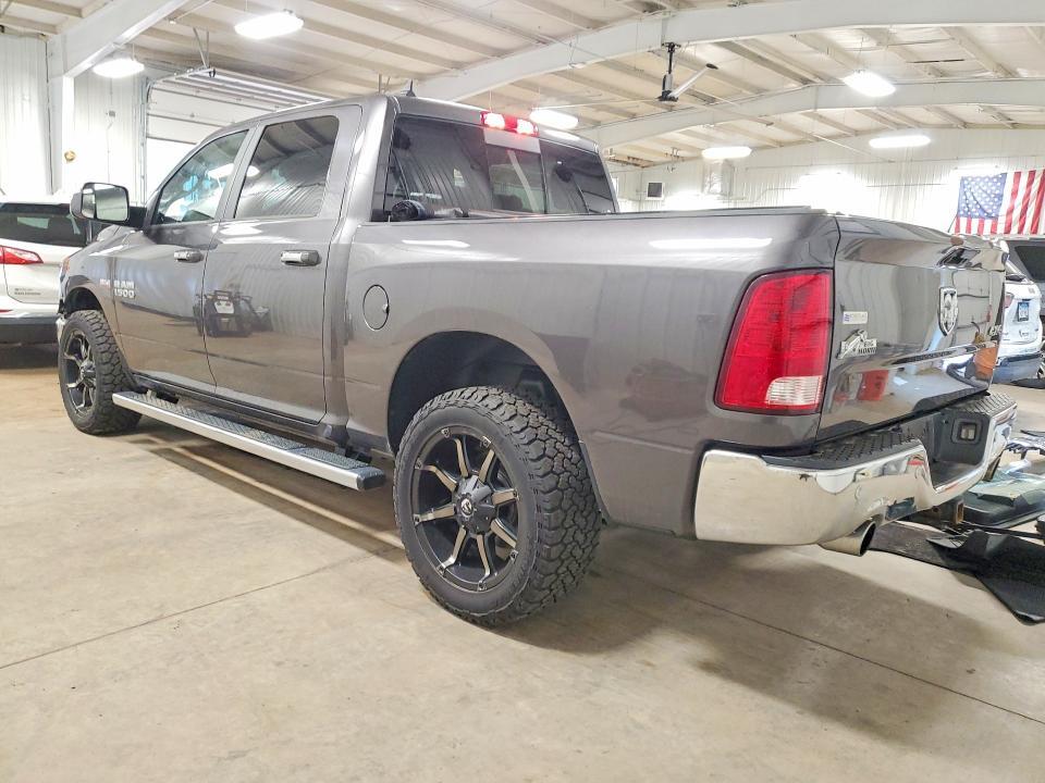 2018 RAM 1500 SLT — Фото 2 из 13