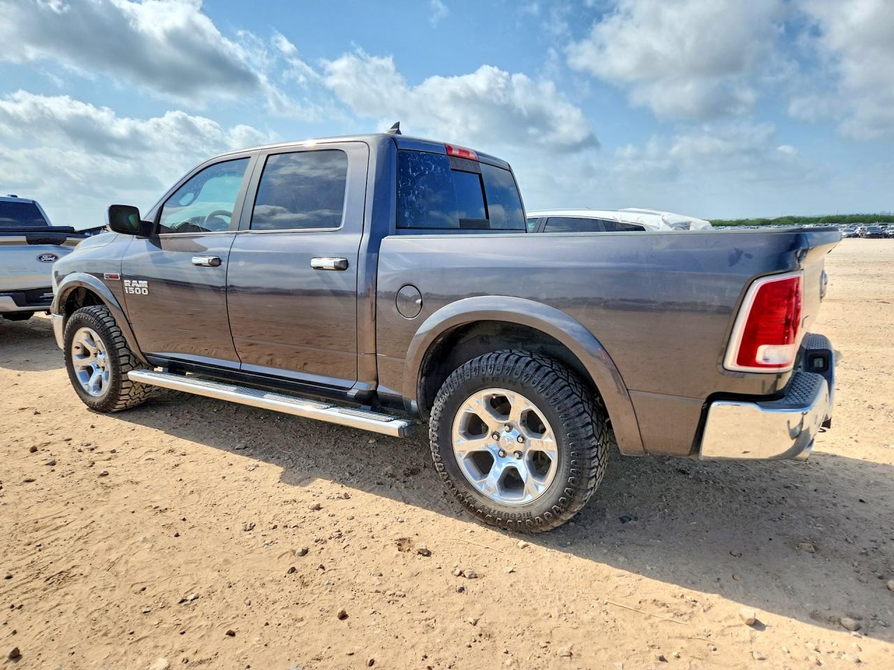 2018 RAM 1500 LARAMIE 4WD 3.0L V6 TDSL — Фото 2 из 13