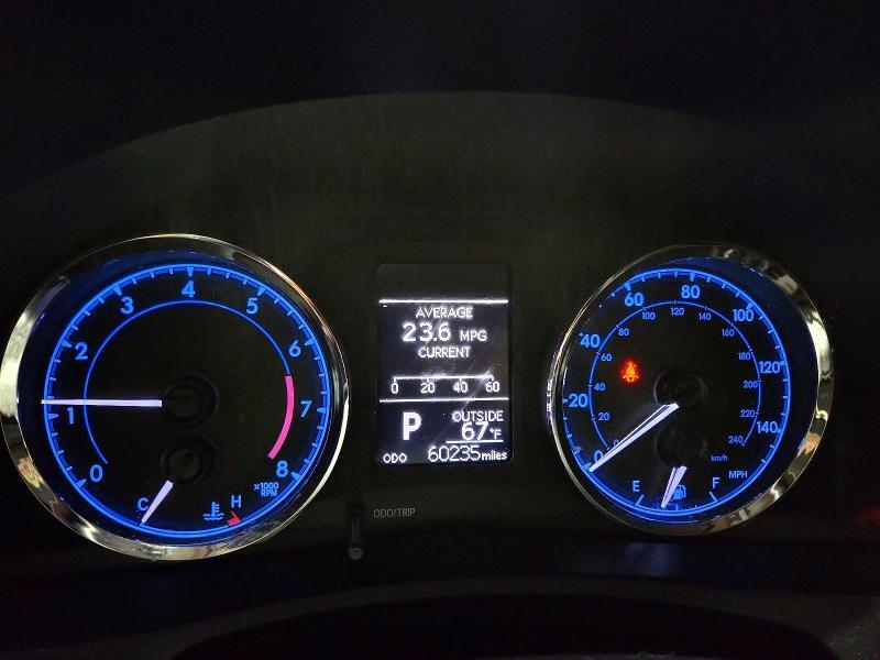 2018 TOYOTA COROALLA — Фото 9 из 12