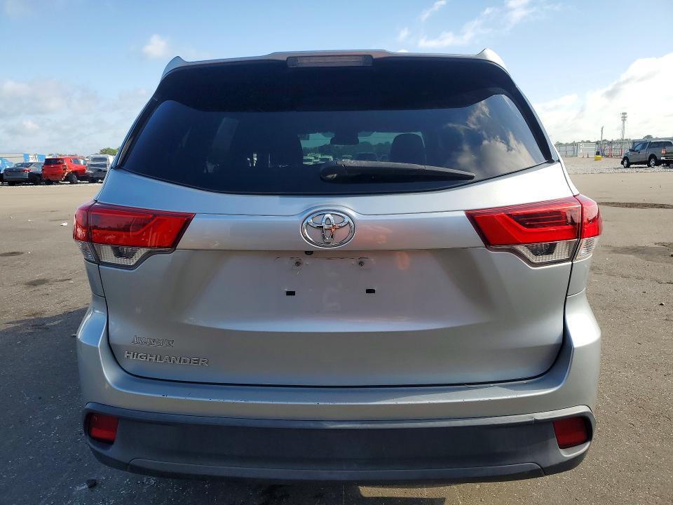 2018 TOYOTA HIGHLANDER LE — Фото 6 из 13