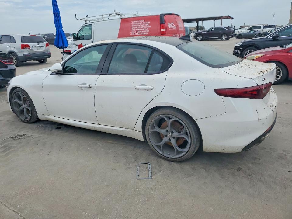 ZARFAECN2H7552183 2017 ALFA ROMEO GIULIA photo no. 2