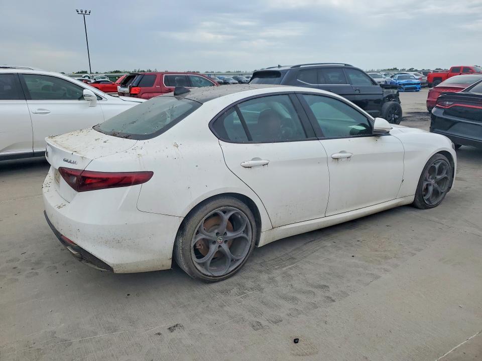 ZARFAECN2H7552183 2017 ALFA ROMEO GIULIA photo no. 3