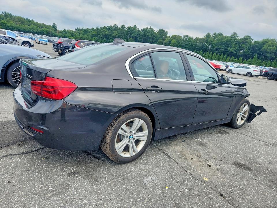WBA8D9C38HA011526 2017 BMW 330 photo no. 3