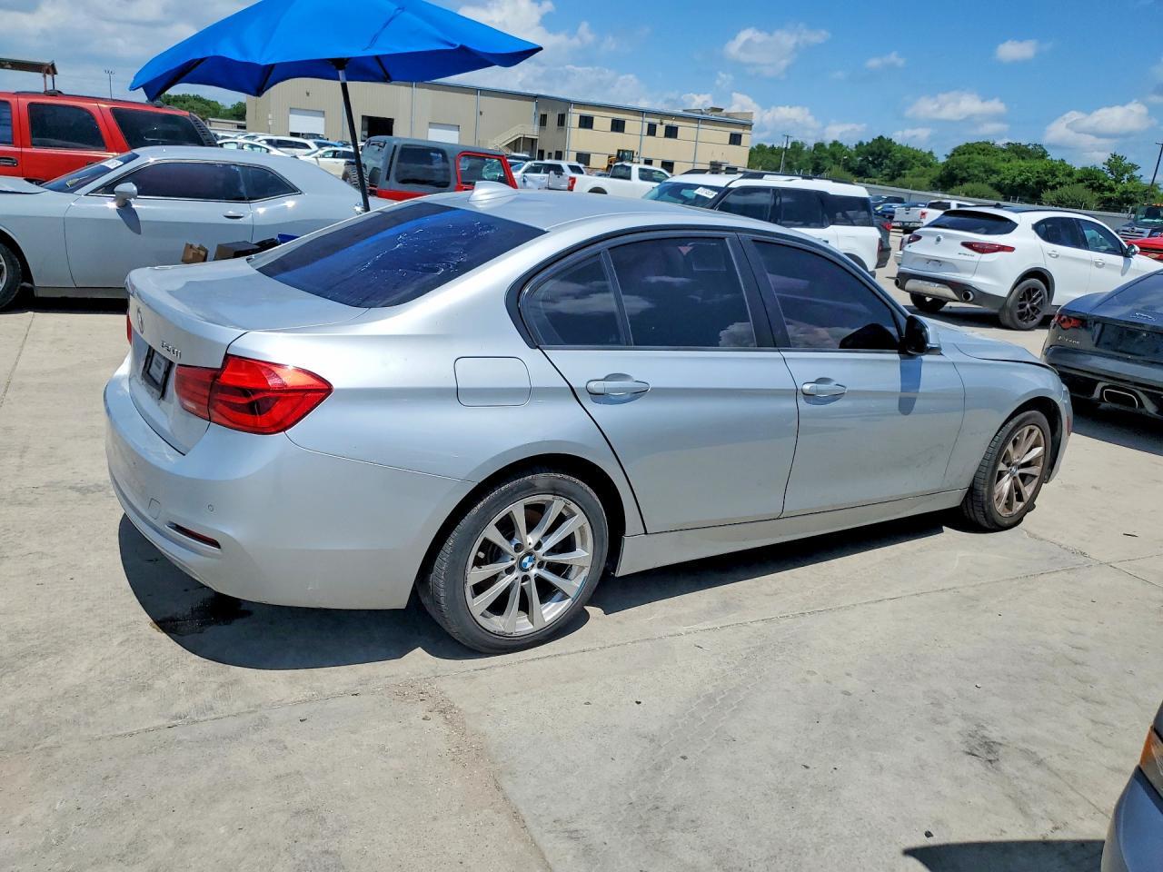 2017 BMW 320 I — Фото 3 из 12