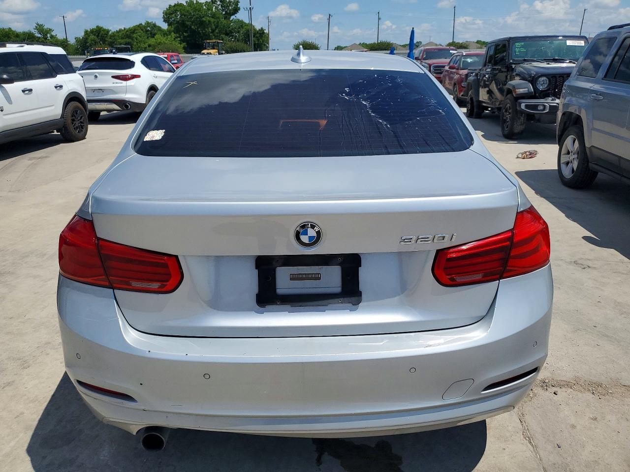 2017 BMW 320 I — Фото 6 из 12