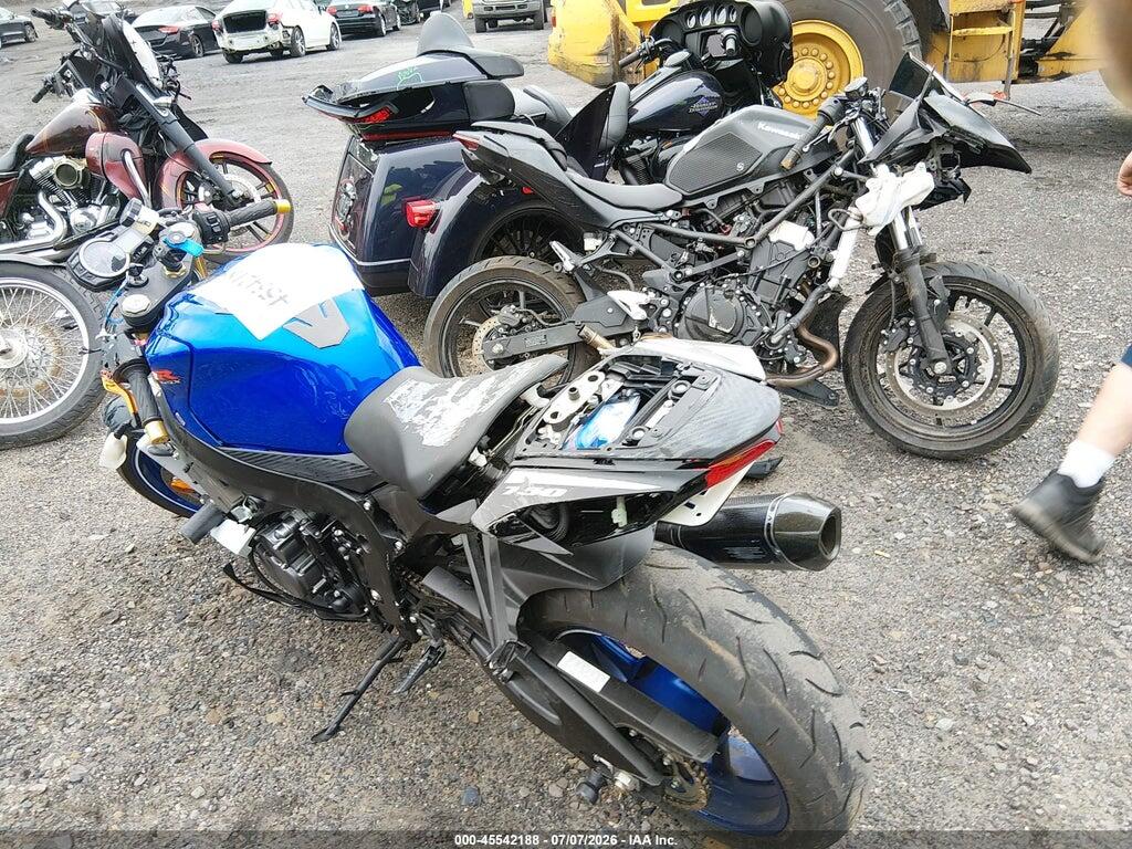 JS1GR7MA4T7101452 2026 SUZUKI GSX-R750 photo no. 3