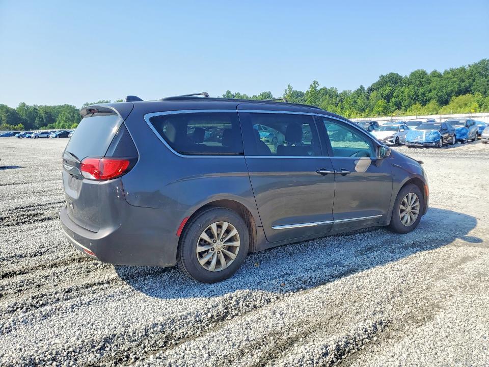 2017 CHRYSLER PACIFICA TOURING L — Фото 3 из 13