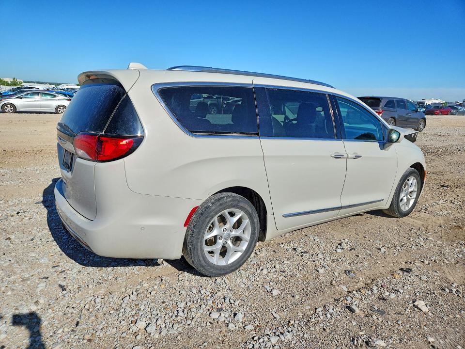 2017 CHRYSLER PACIFICA TOURING L PLUS — Фото 3 из 13