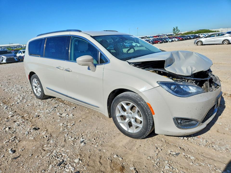 2017 CHRYSLER PACIFICA TOURING L PLUS — Фото 4 из 13