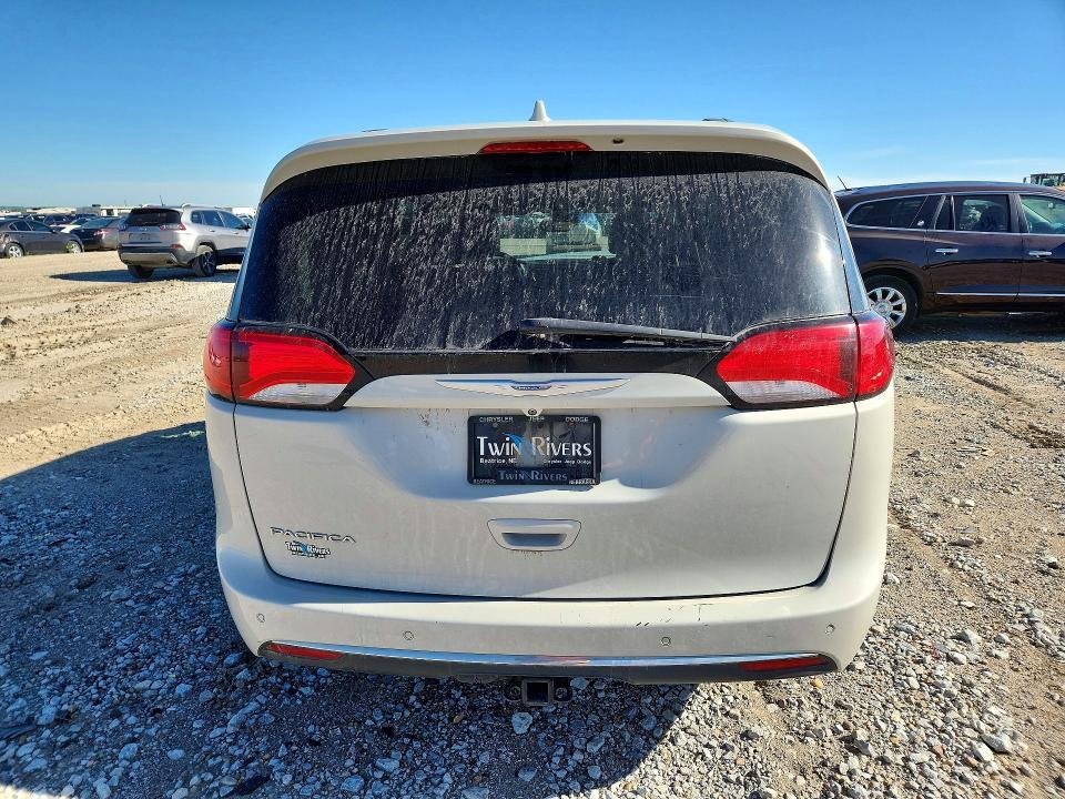 2017 CHRYSLER PACIFICA TOURING L PLUS — Фото 6 из 13