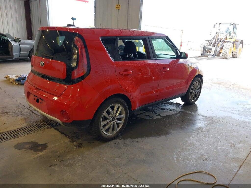 KNDJP3A50J7547015 2018 KIA SOUL photo no. 4