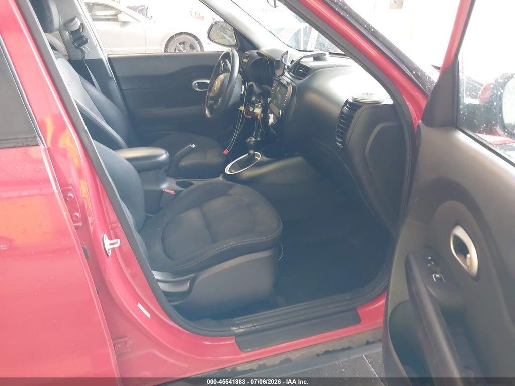 KNDJP3A50J7547015 2018 KIA SOUL photo no. 5