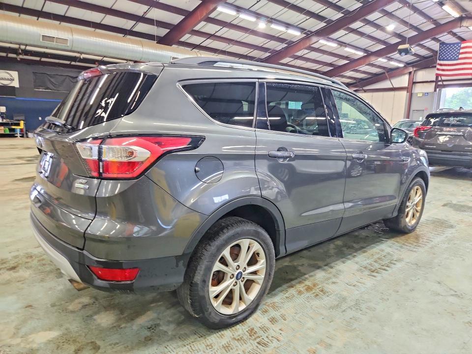 2017 FORD ESCAPE SE — Фото 3 из 13
