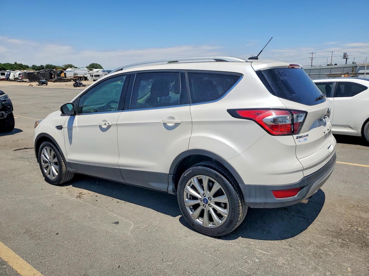 2017 FORD ESCAPE TITANIUM — Фото 2 из 13