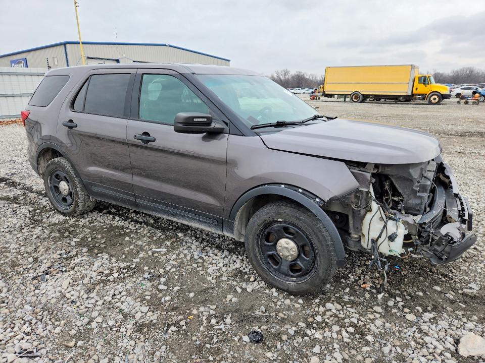 1FM5K8AR1HGE02135 2017 FORD EXPLORER photo no. 4