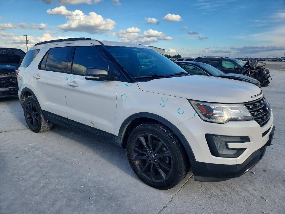 1FM5K7D81HGD85141 2017 FORD EXPLORER photo no. 4