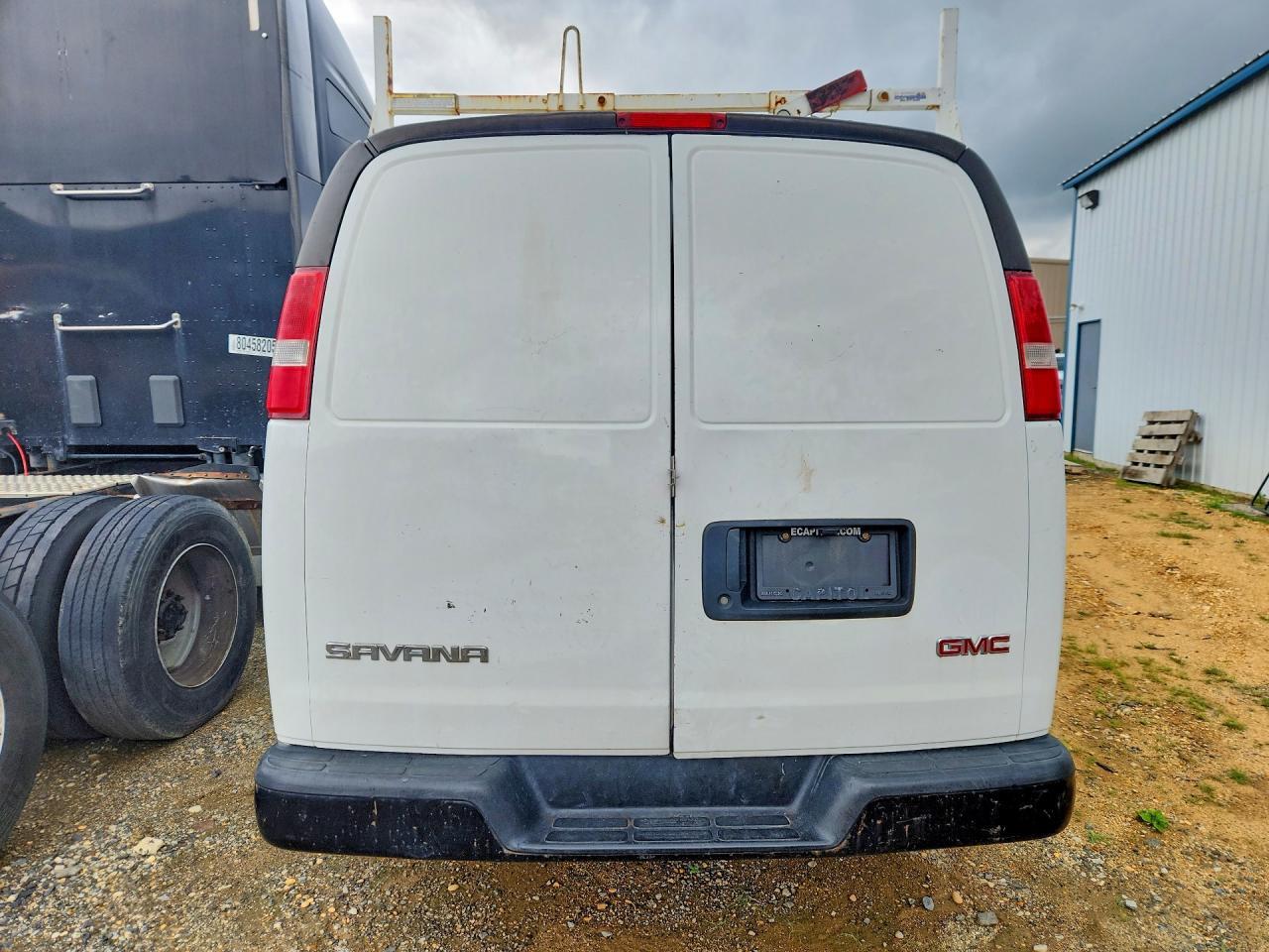 2017 GMC SAVANA G2500 — Фото 6 из 13
