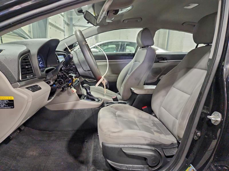 2017 HYUNDAI ELANTRA SE — Фото 7 из 12
