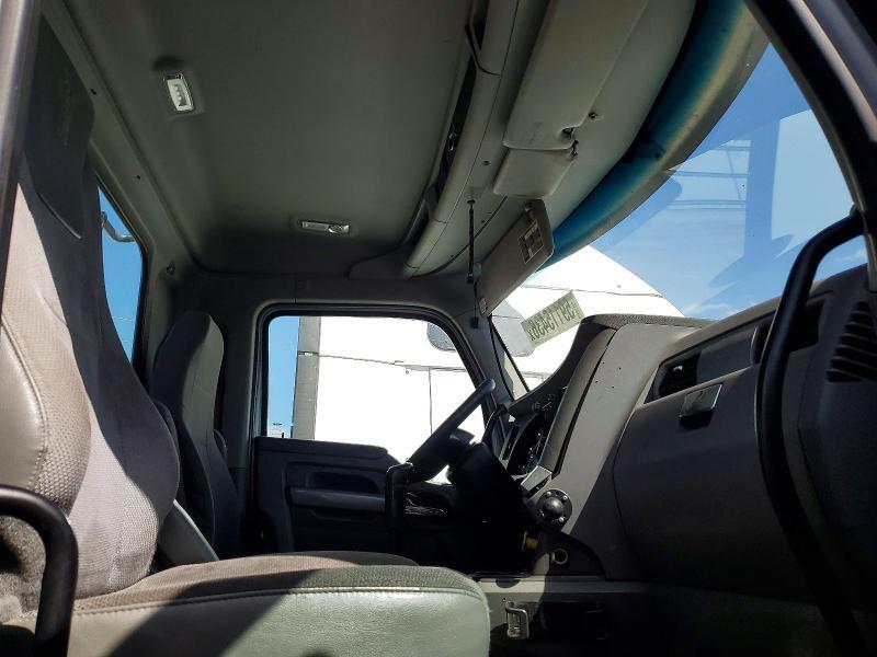 2017 KENWORTH T880 SEMI TRUCK — Фото 5 из 10