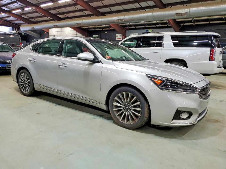 2017 KIA CADENZA PREMIUM — Фото 4 из 12