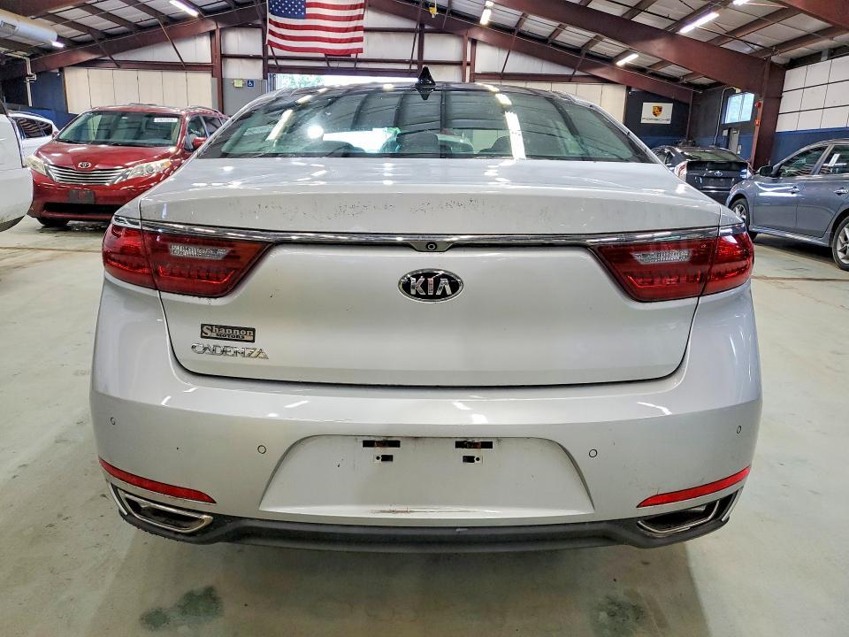 2017 KIA CADENZA PREMIUM — Фото 6 из 12