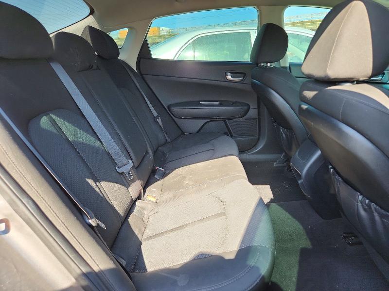5XXGT4L31HG169764 2017 KIA OPTIMA photo no. 10
