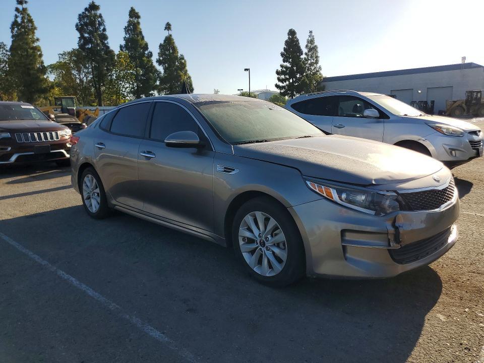 5XXGT4L31HG169764 2017 KIA OPTIMA photo no. 4