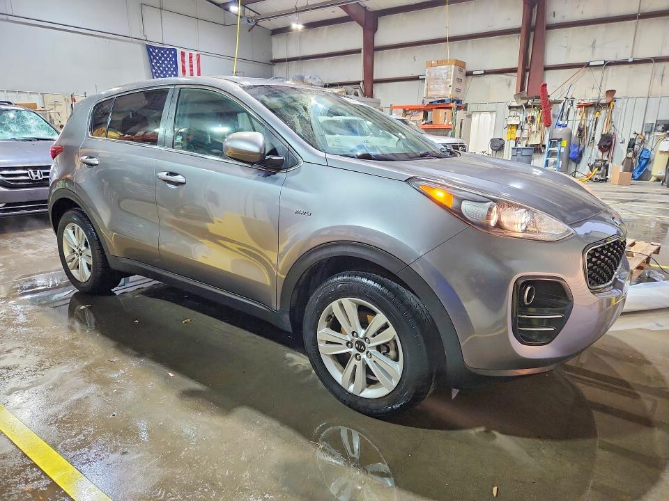 KNDPMCAC3H7120035 2017 KIA SPORTAGE photo no. 4