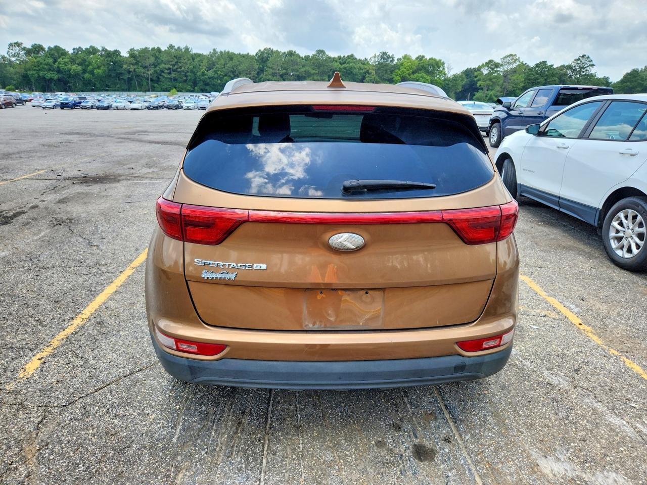 2017 KIA SPORTAGE LX — Фото 6 из 13