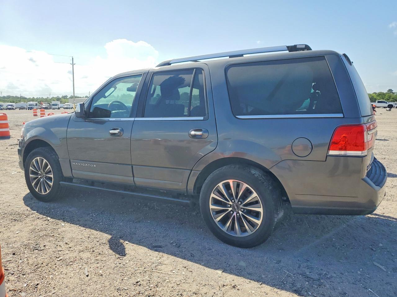 2017 LINCOLN NAVIGATOR SELECT — Фото 2 из 13