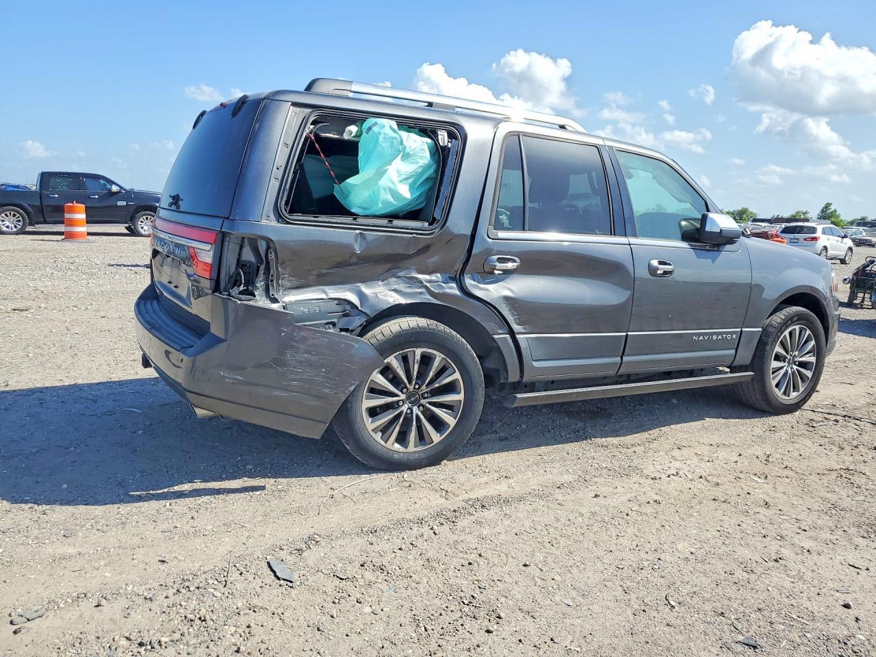 2017 LINCOLN NAVIGATOR SELECT — Фото 3 из 13