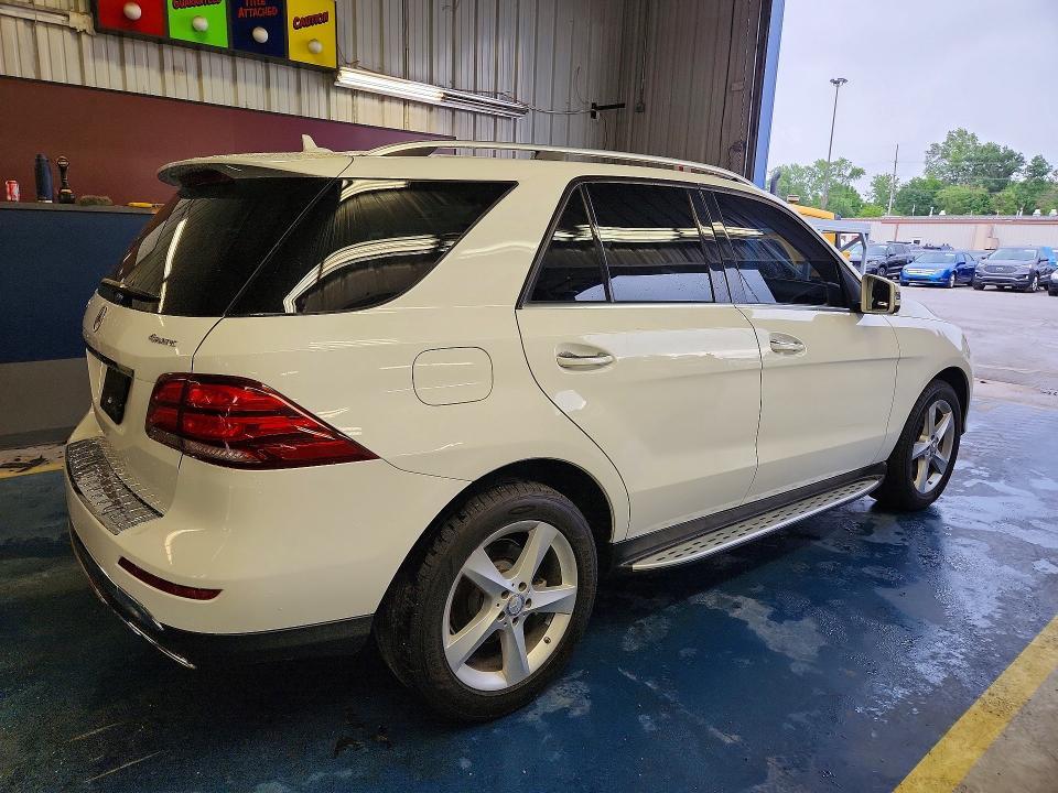 2017 MERCEDES-BENZ GLE 350 4MATIC — Фото 3 из 13