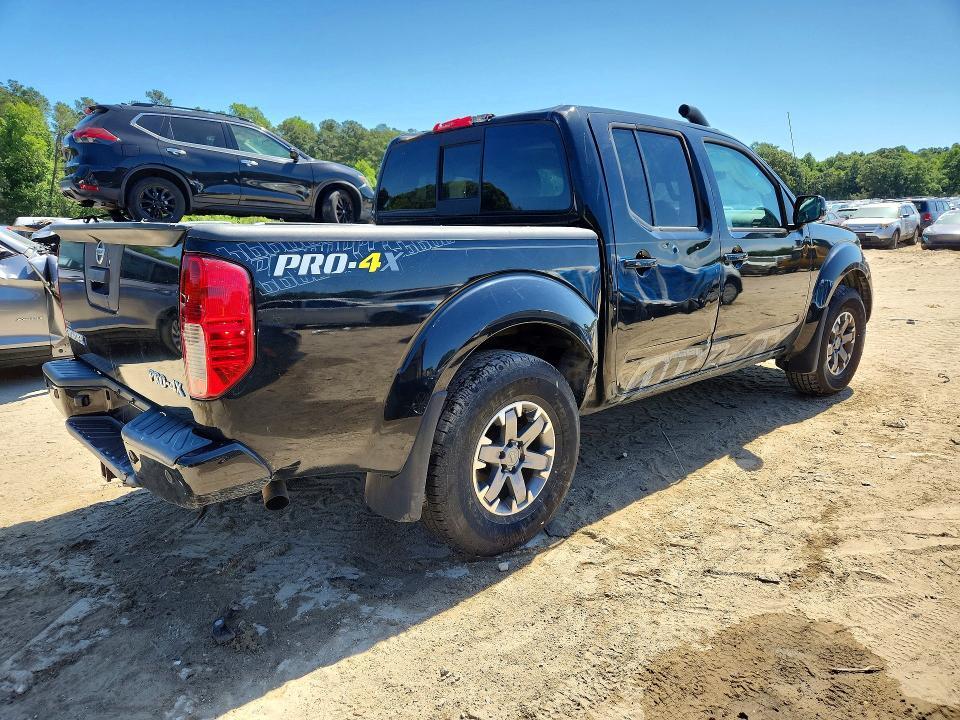 2017 NISSAN FRONTIER PRO-4X — Фото 3 из 13
