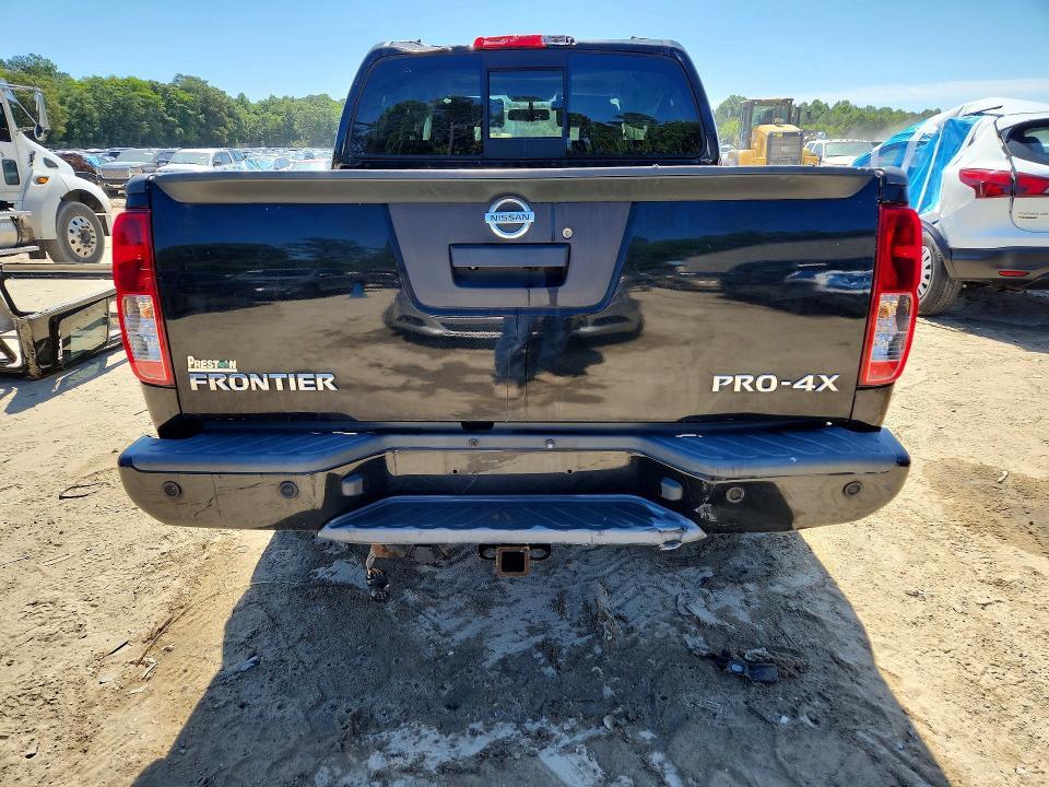2017 NISSAN FRONTIER PRO-4X — Фото 6 из 13