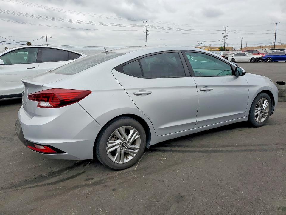 2019 HYUNDAI ELANTRA SEL — Фото 3 из 12