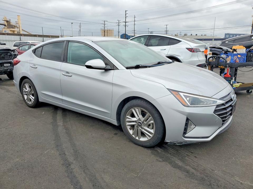 2019 HYUNDAI ELANTRA SEL — Фото 4 из 12