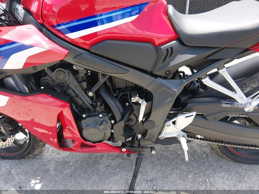 MLHRH155XT5201547 2026 HONDA CBR650 photo no. 9