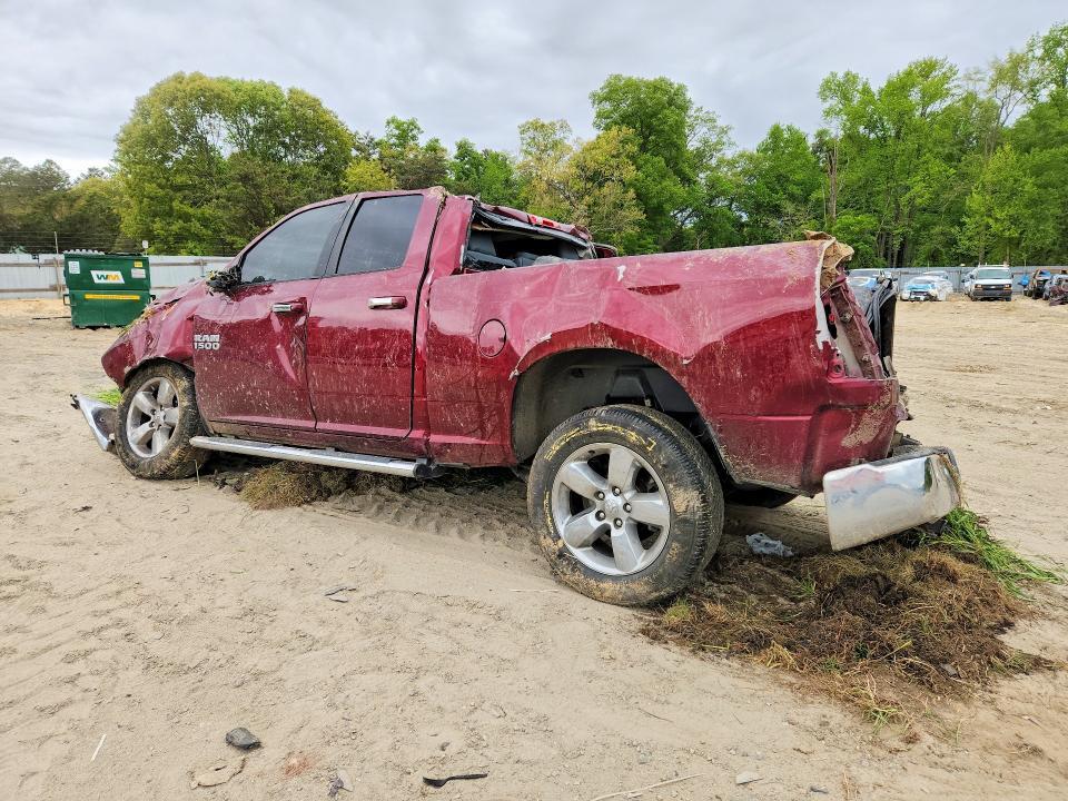 2017 RAM 1500 SLT — Фото 2 из 12