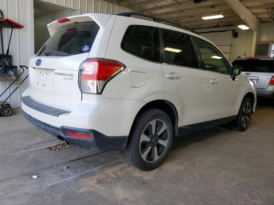JF2SJAJC7HH527679 2017 SUBARU FORESTER photo no. 3