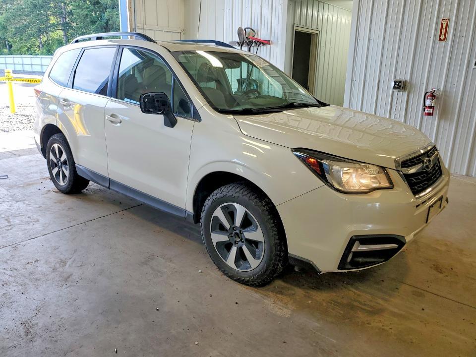 JF2SJAJC7HH527679 2017 SUBARU FORESTER photo no. 4