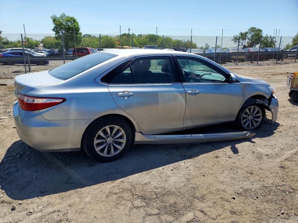 4T1BF1FK3HU372289 2017 TOYOTA CAMRY photo no. 3