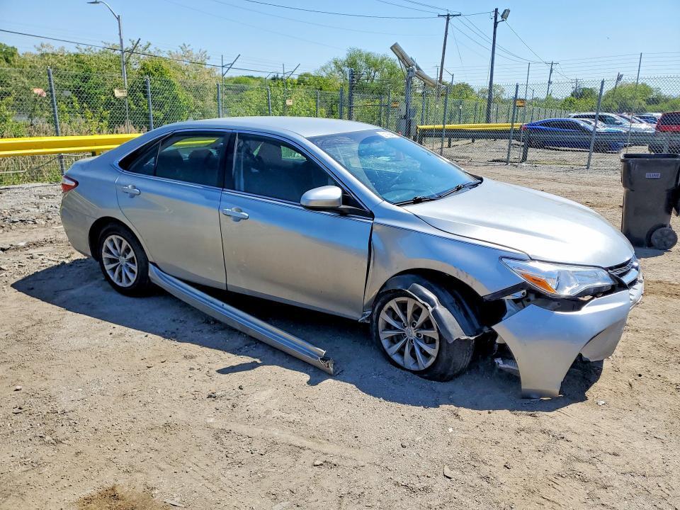 4T1BF1FK3HU372289 2017 TOYOTA CAMRY photo no. 4