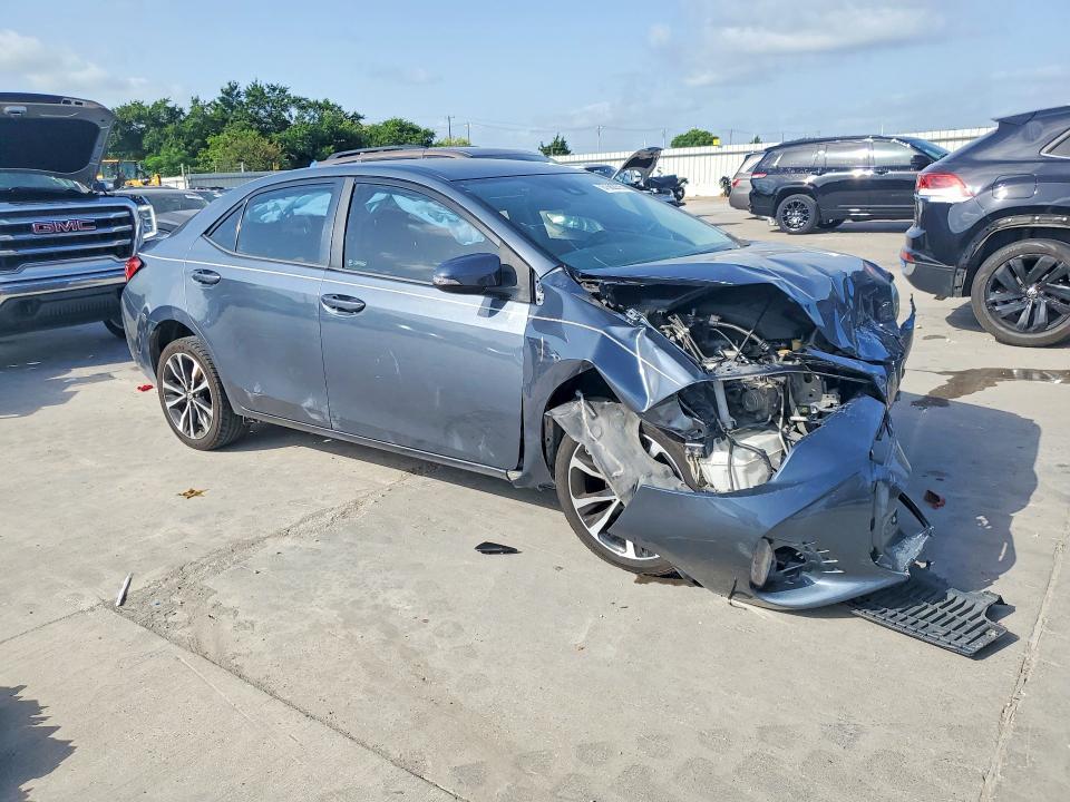 5YFBURHE8HP577393 2017 TOYOTA COROLLA photo no. 4