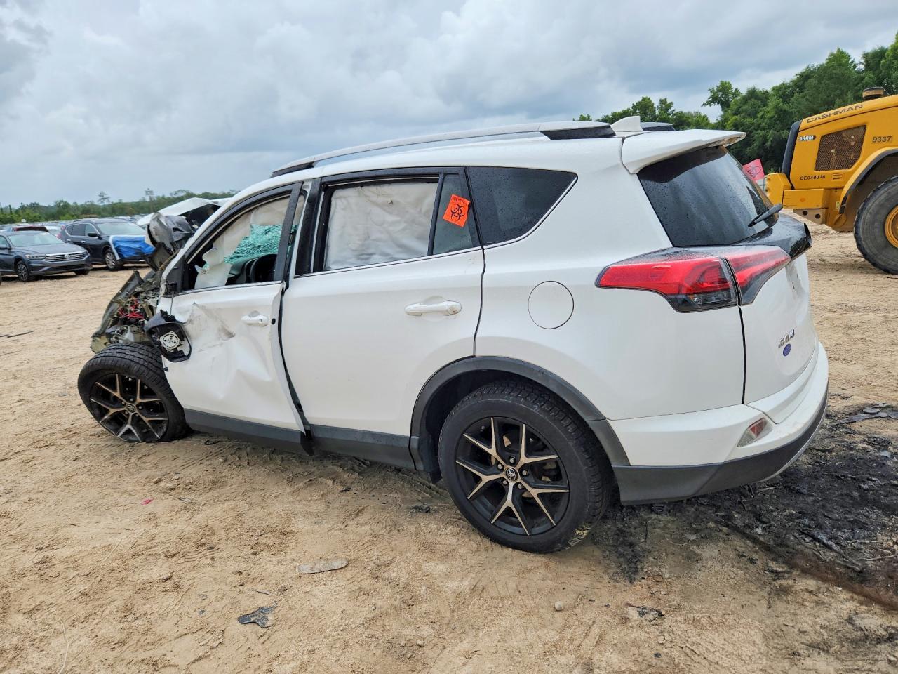 2017 TOYOTA RAV4 SE — Фото 2 из 13