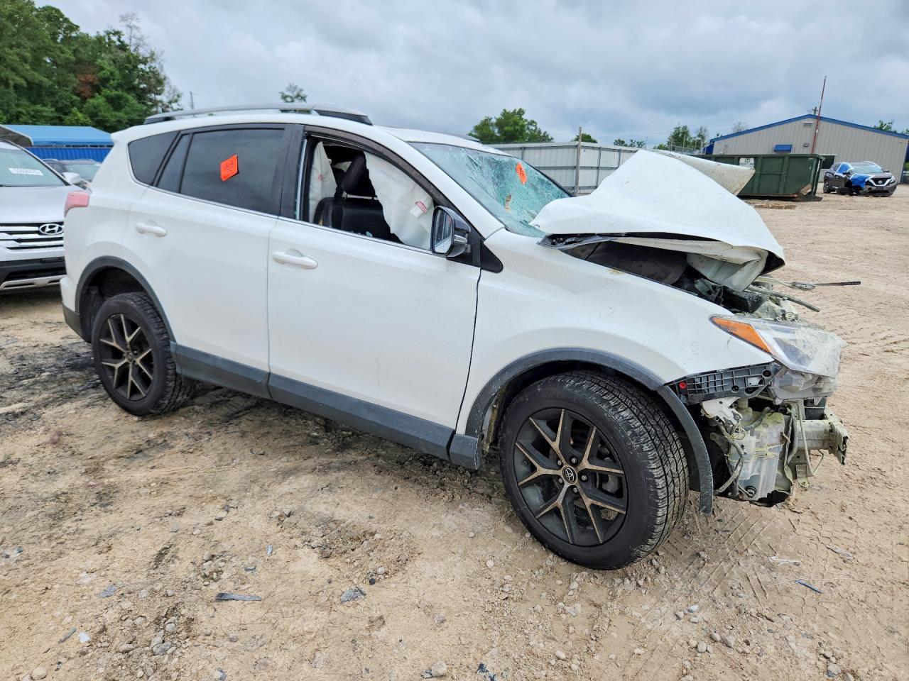 2017 TOYOTA RAV4 SE — Фото 4 из 13