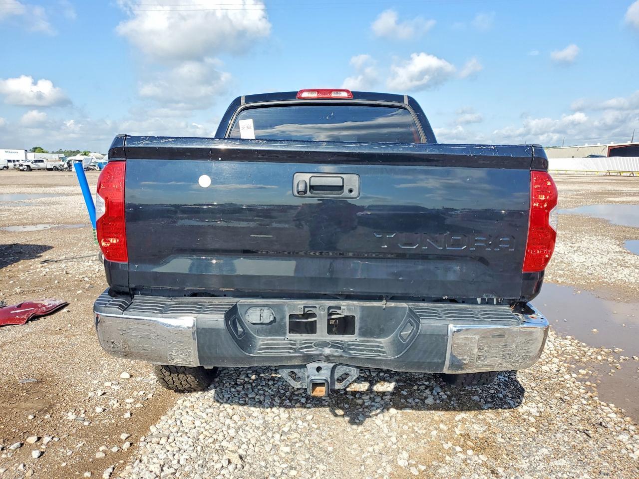 2017 TOYOTA TUNDRA CREWMAX SR5 — Фото 6 из 12