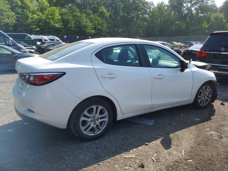 3MYDLBYV4HY174323 2017 TOYOTA YARIS IA photo no. 3